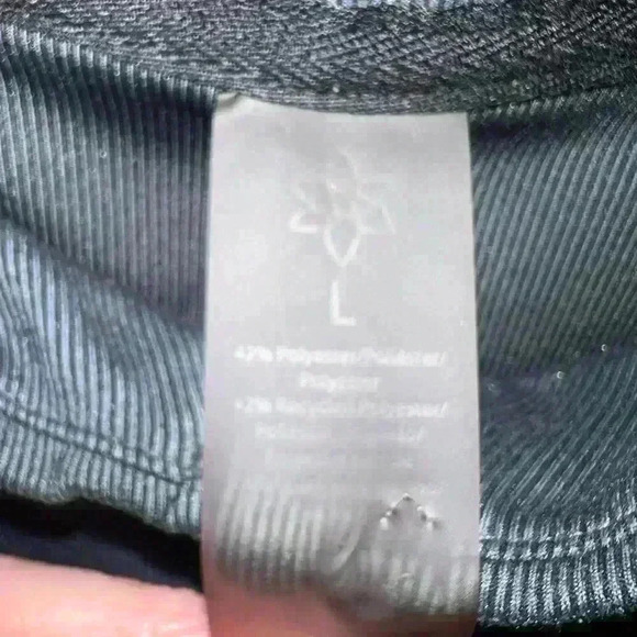 Gaiam Women’s Performance Jacket - Picture 3 of 5